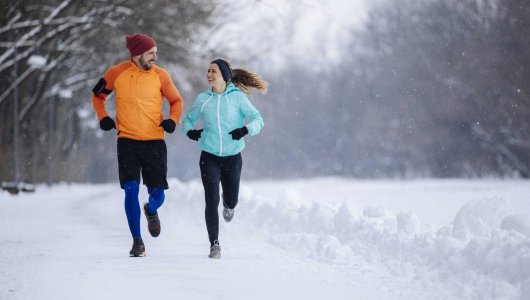 Два варианта эффективных уличных тренировок зимой. Советы фитнес-эксперта
