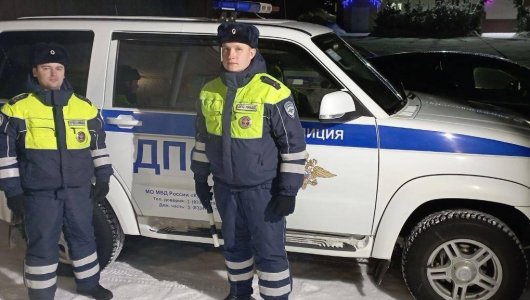 Полицейские выручили кировчан, чьи автомобили заглохли из-за холодов