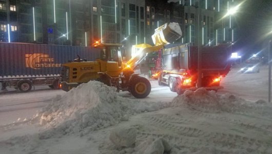 Сегодня ночью и завтра днём снег вывезут с 17 улиц Кирова. 