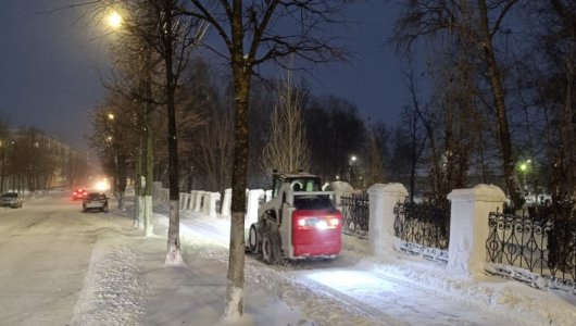 Дорожные службы работают в усиленном режиме. Куда сообщить о заваленных снегом улицах и дворах?