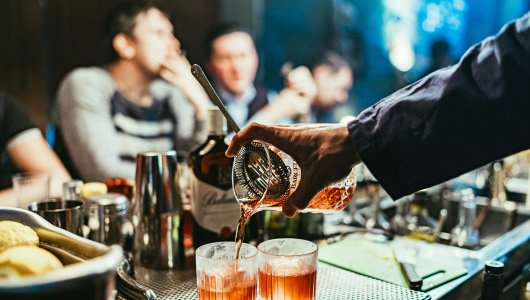 Розничную продажу алкоголя в “наливайках” запретят. Когда изменения вступят в силу?
