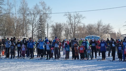 От 2х до 86: лыжня России собрала кировчан всех возрастов. Как прошел забег в Кирове?