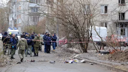 После падения беспилотника в Петербурге за медицинской помощью обратились 6 человек