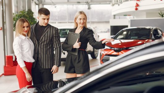 Продажи легковых авто в России выросли на 84%