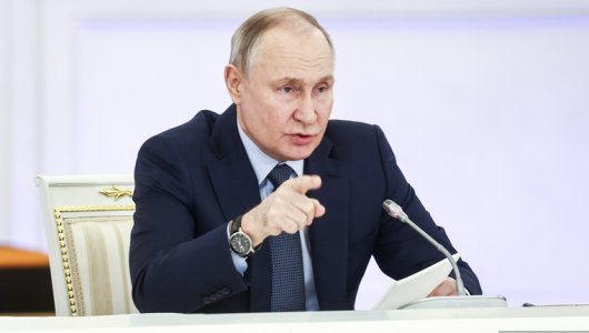 Штрафы до полумиллиона - Владимир Путин подписал новые законы