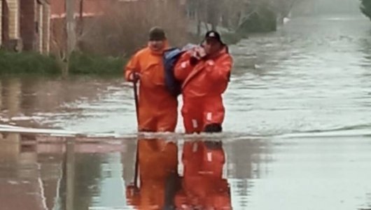 Кировские спасатели помогают пострадавшим от половодья в Оренбуржье. Как на самом деле обстоят дела в зоне подтопления?