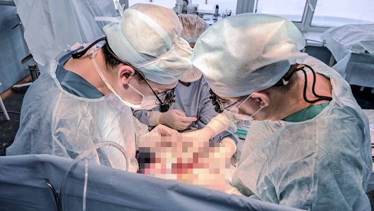 Тяжёлую операцию провели кировские хирурги, чтобы спасти жизнь 30-летнему дальнобойщику
