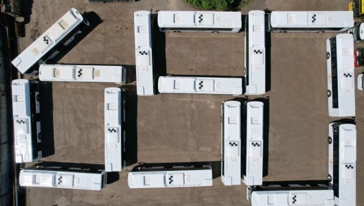 Водители кировских автобусов устроили флешмоб