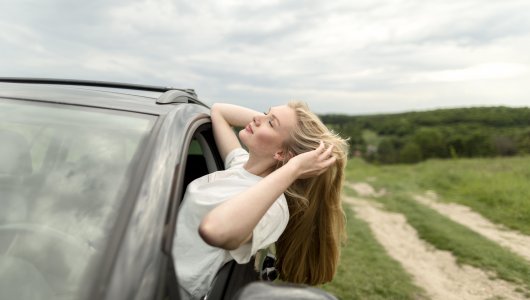 Эксперты рассказали, чем опасны открытые окна автомобиля