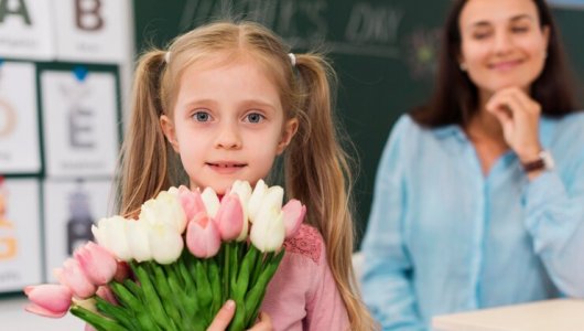 К 1 сентября подорожают цветы и одежда