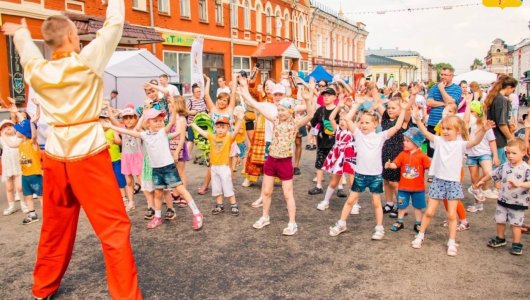 Северная цыганочка, шишки с сюрпризом и кукла на ложке: в Кирове в эти выходные выступят гости из Архангельска