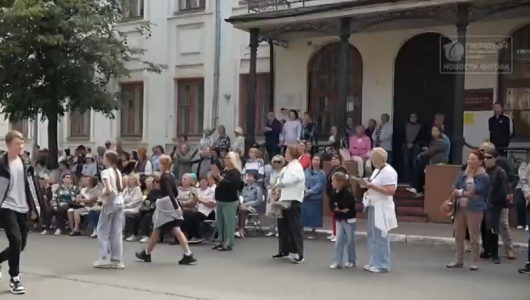 Из Архангельска в Киров привезут мастер-классы и частушки