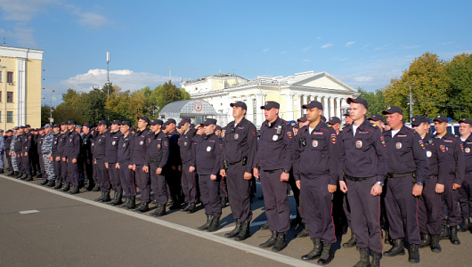 На Театральной площади будут награждать полицейских и задерживать условных преступников