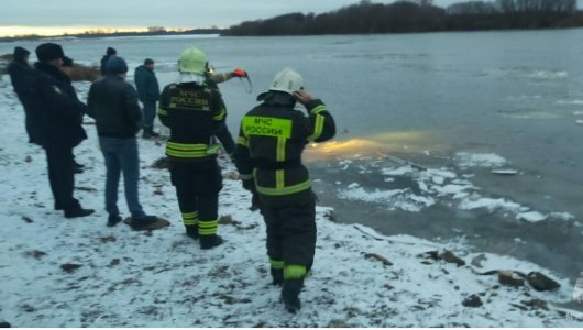 Поиски девочки, которая провалилась под лёд, возобновятся на рассвете