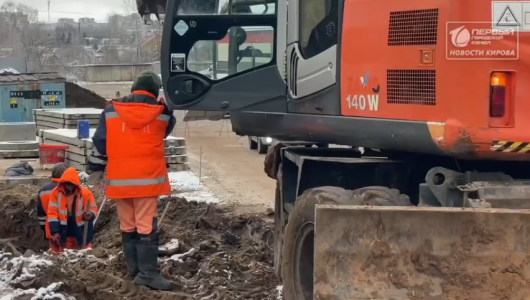 На трех улицах строят новые ливневки