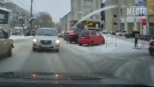 Не понял, что выехал на одностороннюю улицу