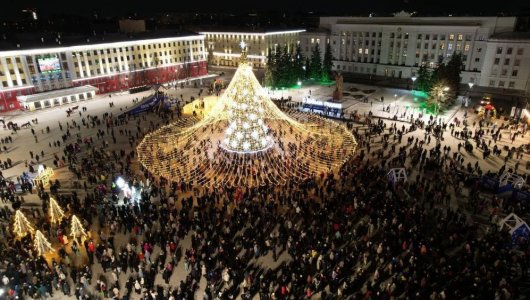 Вёл себя странно: на Театральной площади разгуливал наркоман