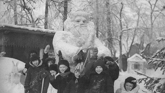 На Спасской можно окунуться в прошлое: уличная фотовыставка от Госархива будет работать до 15 января