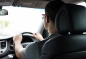 Слепого кировчанина лишили водительских прав